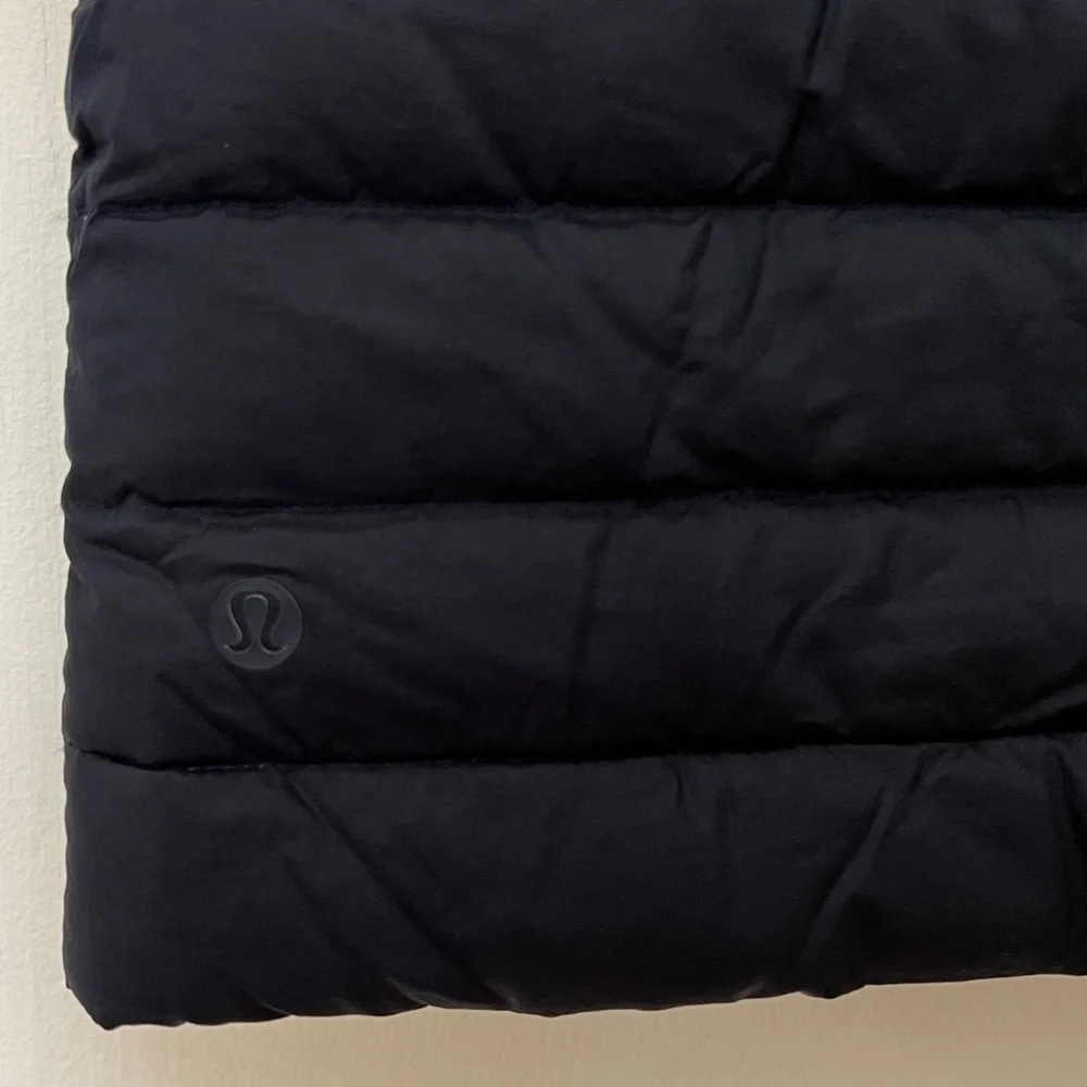 Lululemon Snap Down Vest - Picture 4 of 8